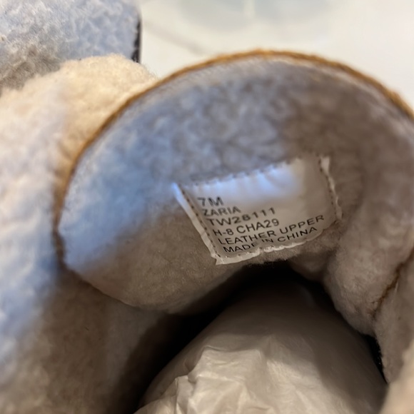 NWOT Tommy Hilfiger Ankle Wedge Winter Boots. Size 7 Cozy inside. Tan - Picture 4 of 13